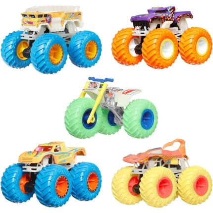 Hot Wheels Monster Trucks care strălucesc în întuneric