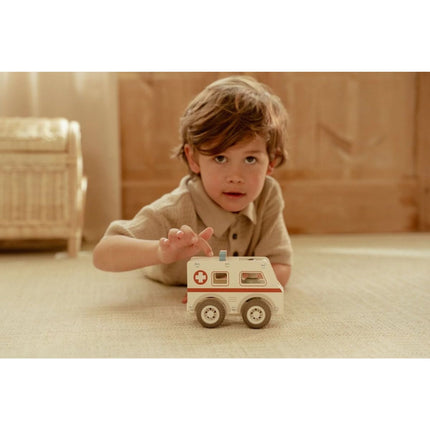 Ambulanță din lemn